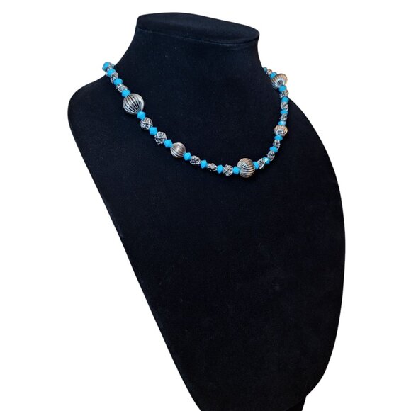 Vintage Turquoise Silver Bead Necklace Leaf Toggle Clasp 16 Inch Costume‎ - Picture 2 of 13